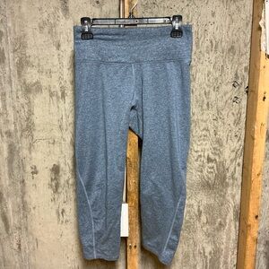 Old Navy Active Blue Capri Leggings Women's Size M Stretch Polyester Spandex